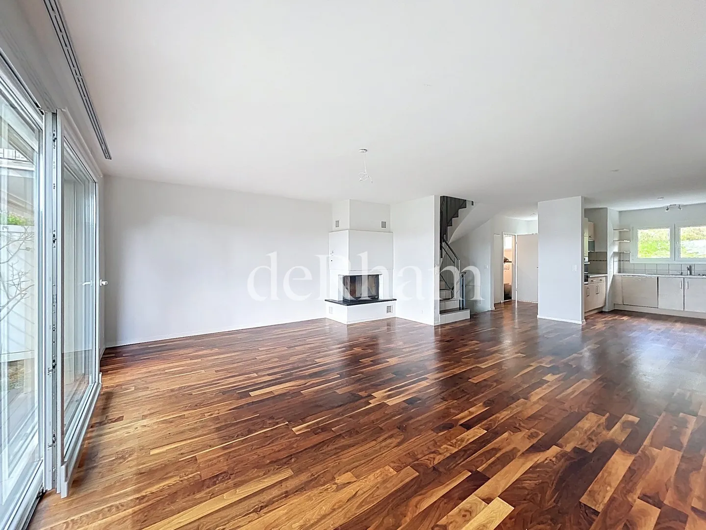 Reihenhaus-Villa mit 5,5 Zimmern und Garten - Foto 3 von 10