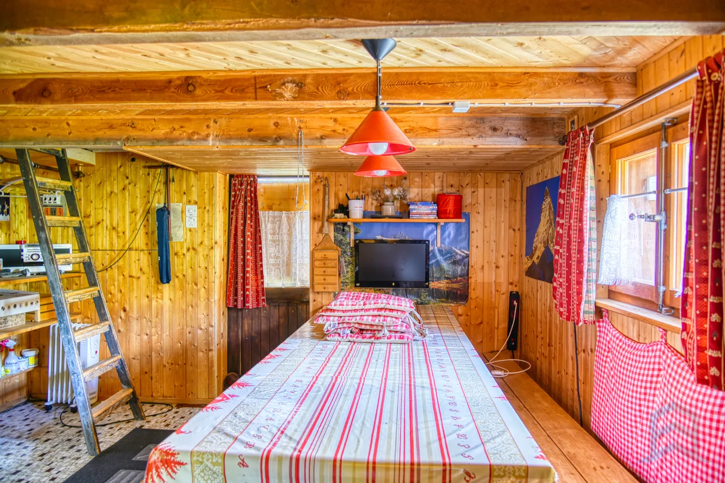 ESCLUSIVITÀ Chalet rustico di 3 ½ locali con vista panoramica - Foto 2 di 10
