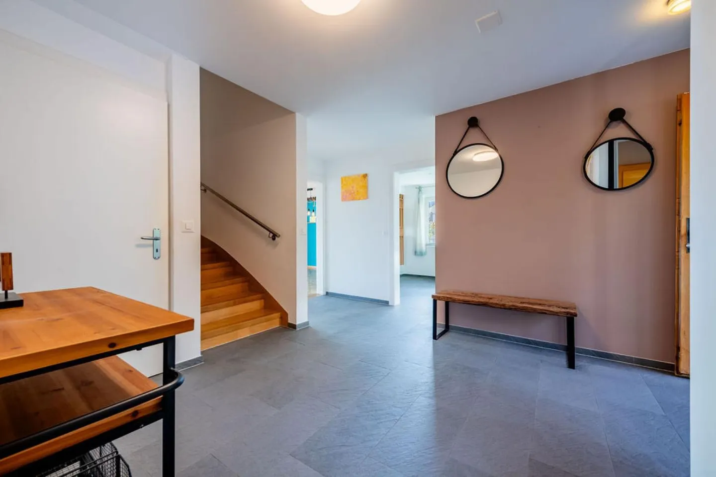 Schöne 6,5-Zimmer-Villa mit Blick auf den See und die Alpen - Foto 2 von 8