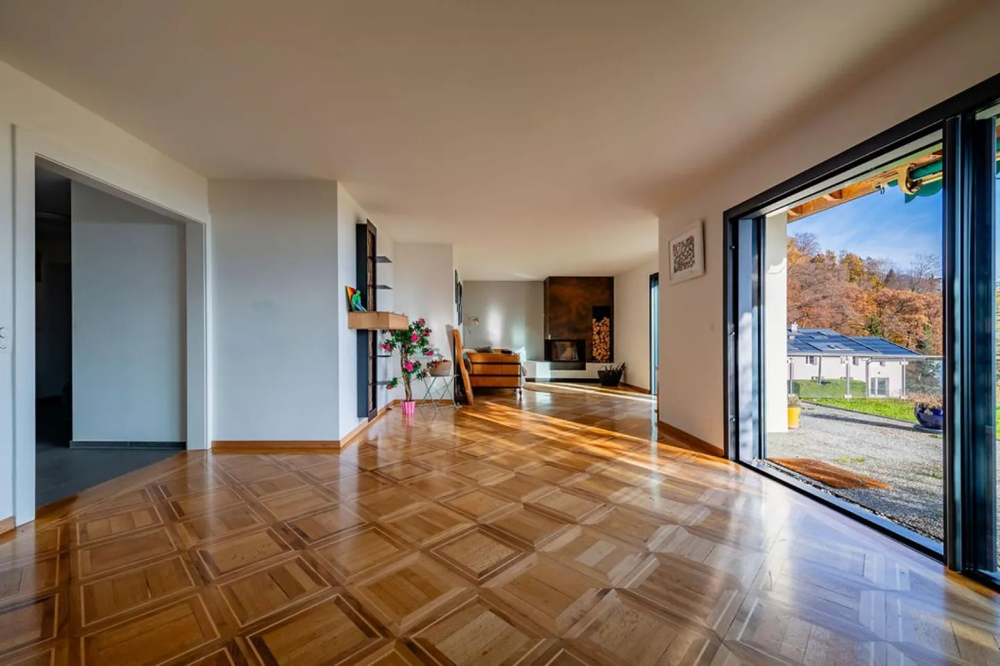 Schöne 6,5-Zimmer-Villa mit Blick auf den See und die Alpen - Foto 3 von 8