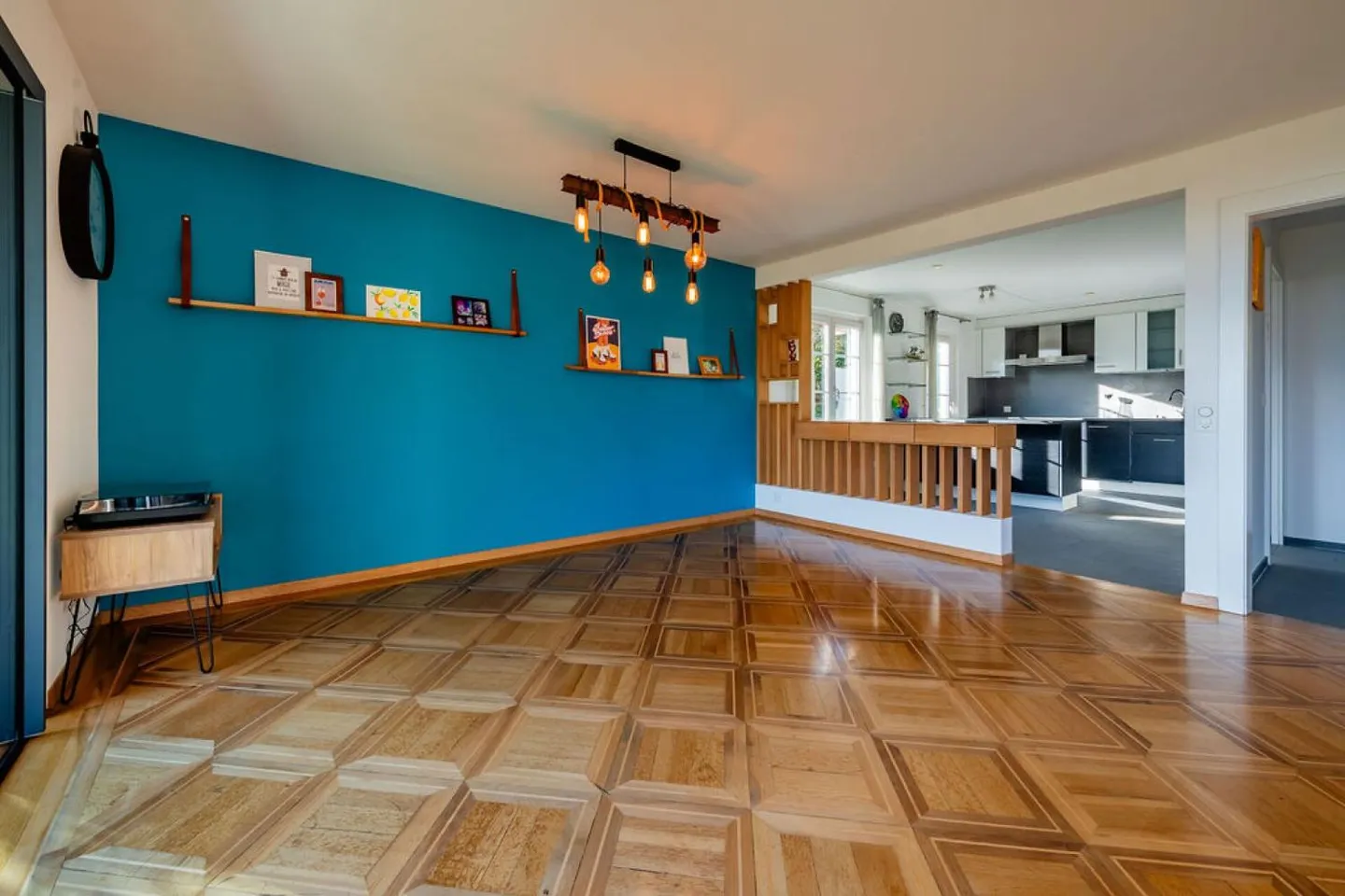 Schöne 6,5-Zimmer-Villa mit Blick auf den See und die Alpen - Foto 4 von 8