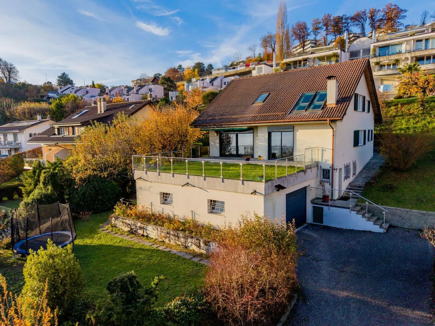 Schöne 6,5-Zimmer-Villa mit Blick auf den See und die Alpen - Foto 6 von 8