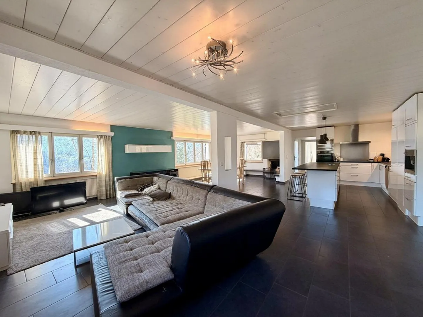 Family House - Photo 8 of 11