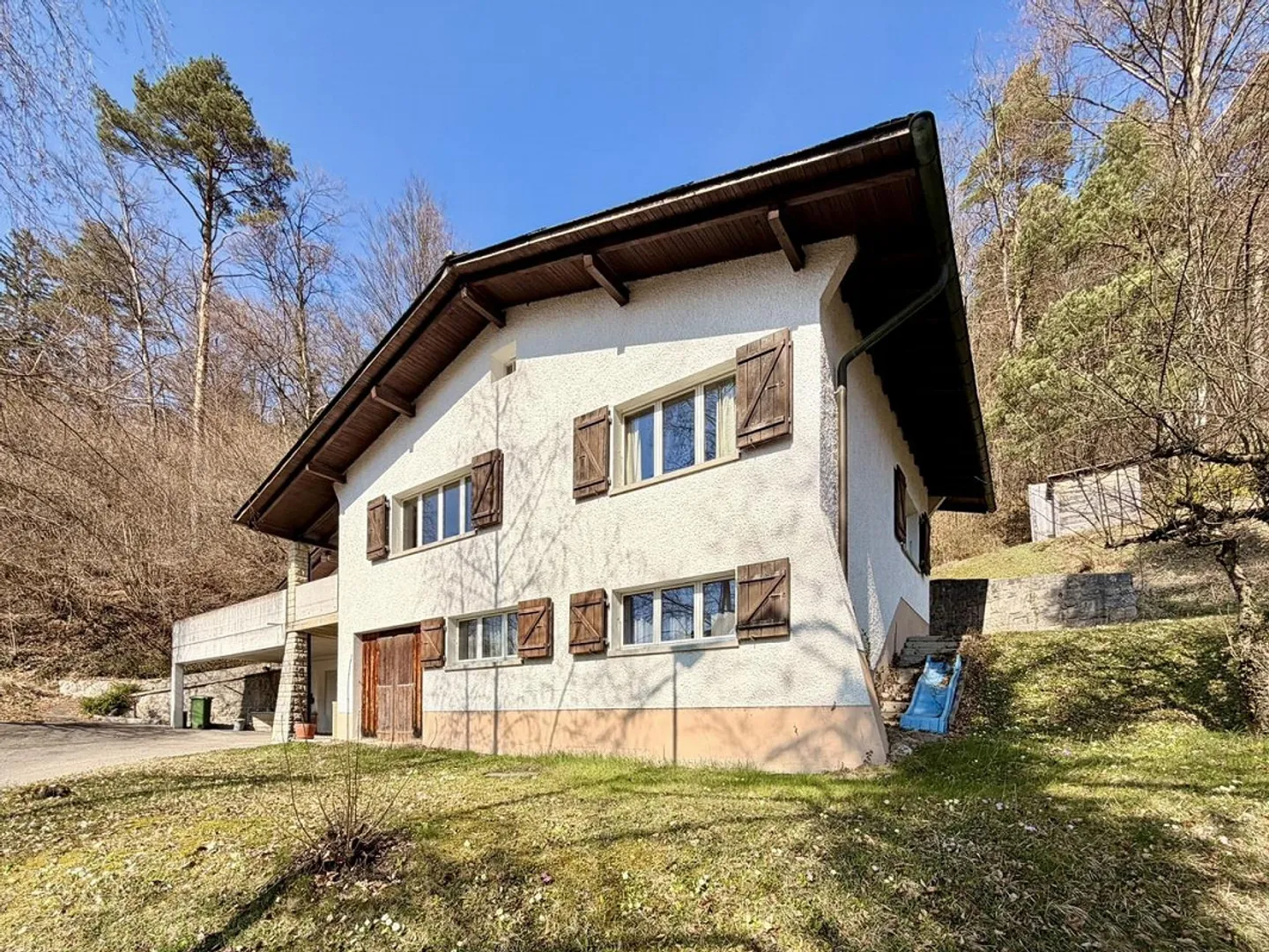 Family House - Photo 2 of 11