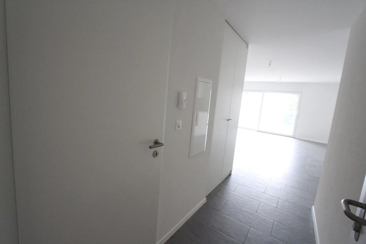 APPARTEMENT 4,5 PIÈCES À LOUER À SIERRE - Photo 3 sur 13