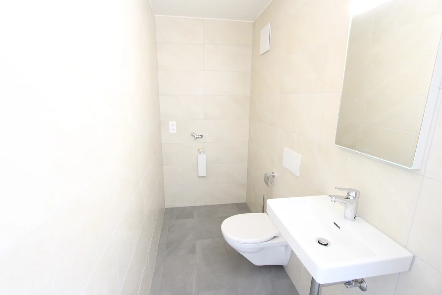 APPARTEMENT 4,5 PIÈCES À LOUER À SIERRE - Photo 4 sur 13