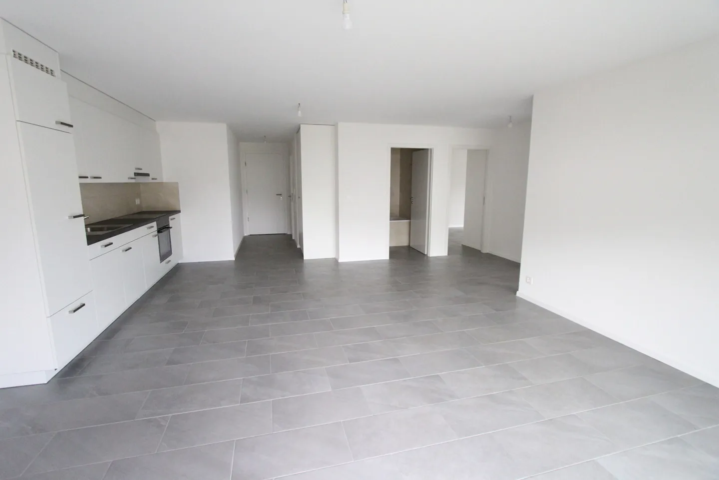 APPARTEMENT 4,5 PIÈCES À LOUER À SIERRE - Photo 1 sur 13