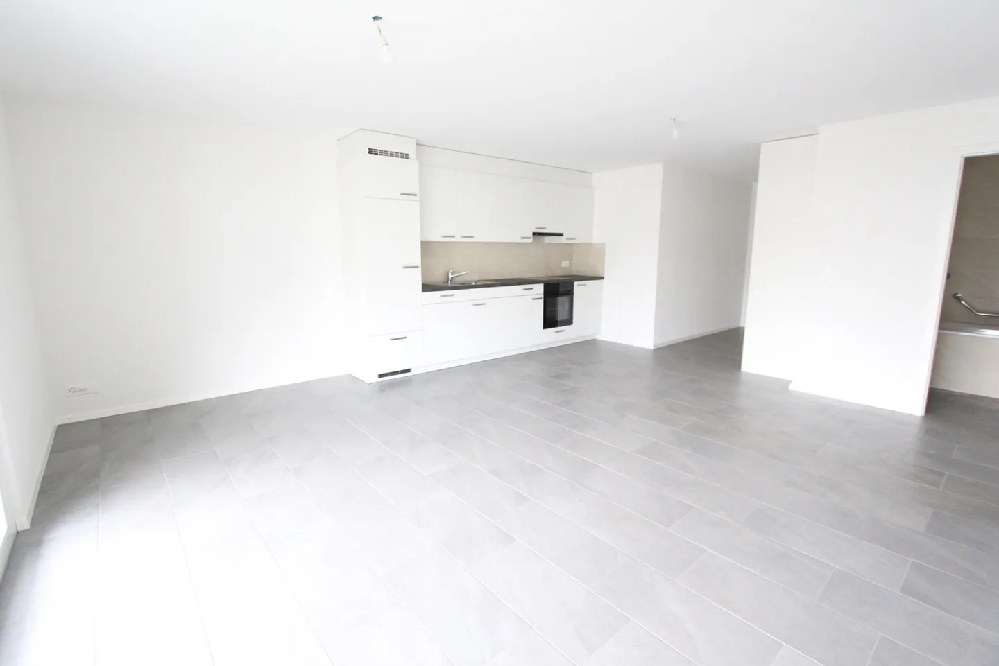 APPARTEMENT 4,5 PIÈCES À LOUER À SIERRE - Photo 5 sur 13