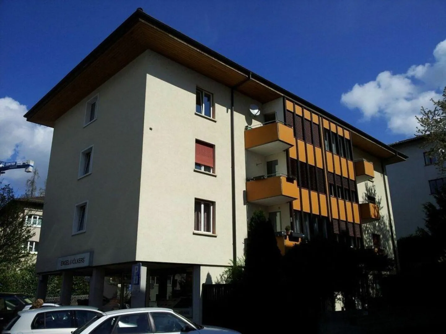 Befristete 4-Zimmer-Wohnung (zuoberst mit Lift) mit Balkon in Küsnacht - Foto 1 di 7