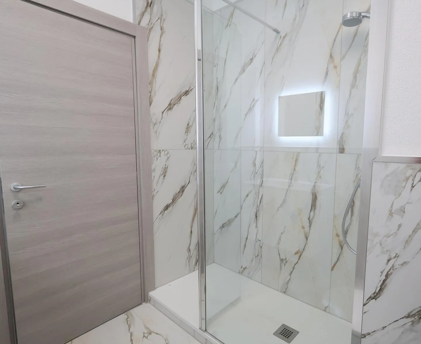 BIS ZU 3 MONATEN KOSTENLOS - Neu renovierte 2,5 Zimmer in Coldrerio - Foto 8 von 10