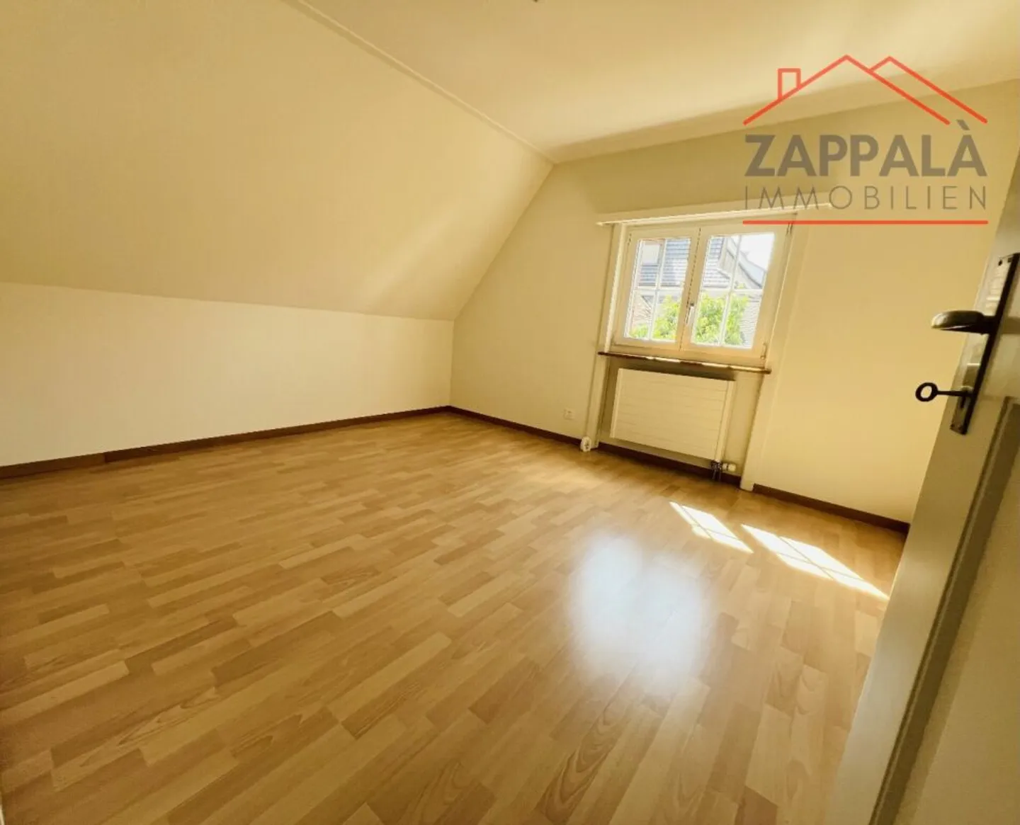 Una casa piena di luce, vista e possibilità - Vivere su due livelli con galleria - Foto 7 di 16