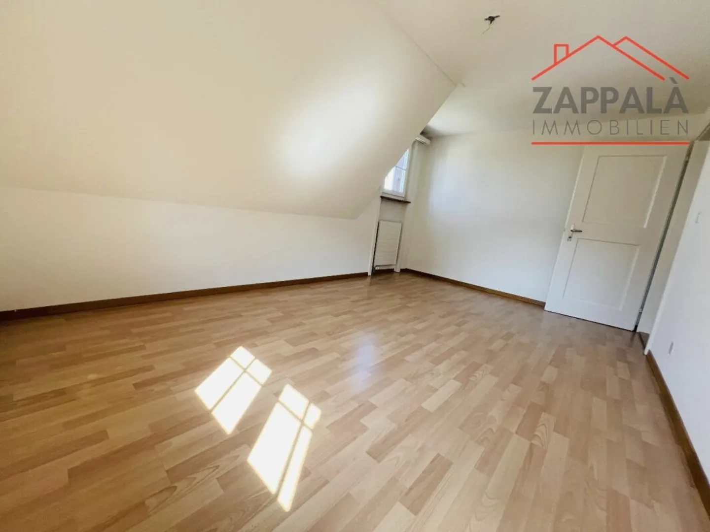 Una casa piena di luce, vista e possibilità - Vivere su due livelli con galleria - Foto 8 di 16