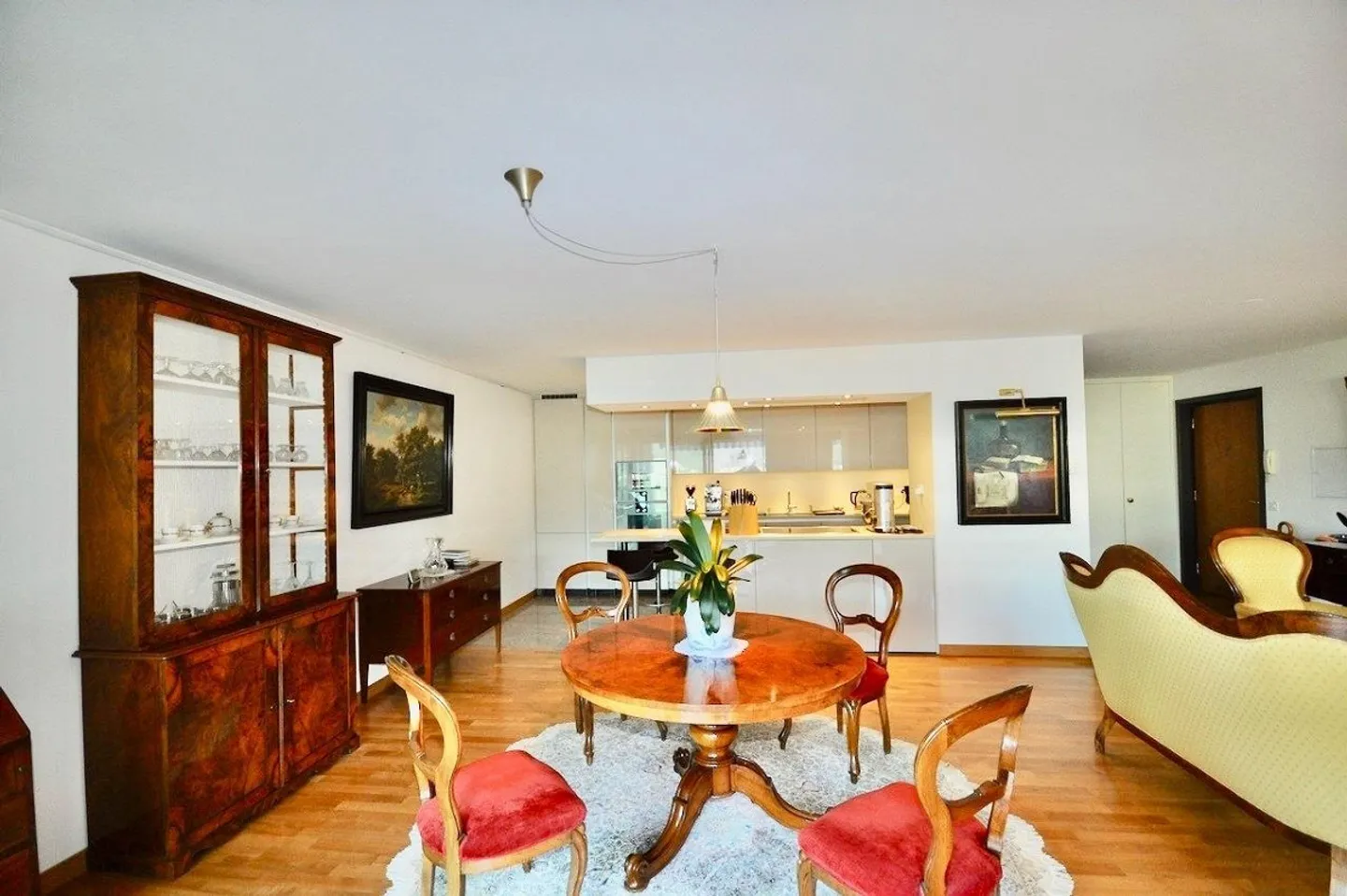 Elegant 4.5-room apartment facing Lake Lugano in Maroggia - Photo 4 of 15