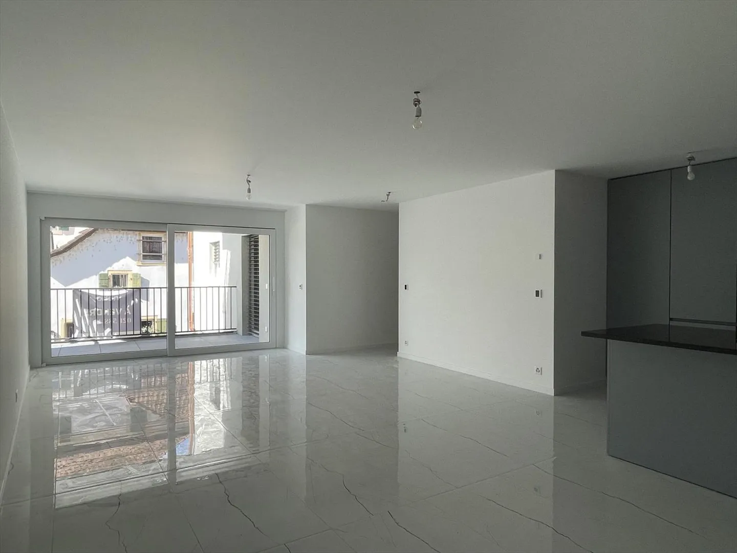 In the center of the village Champagne - Spacious new apartment with 2 balconies and parking spaces - Photo 5 of 13