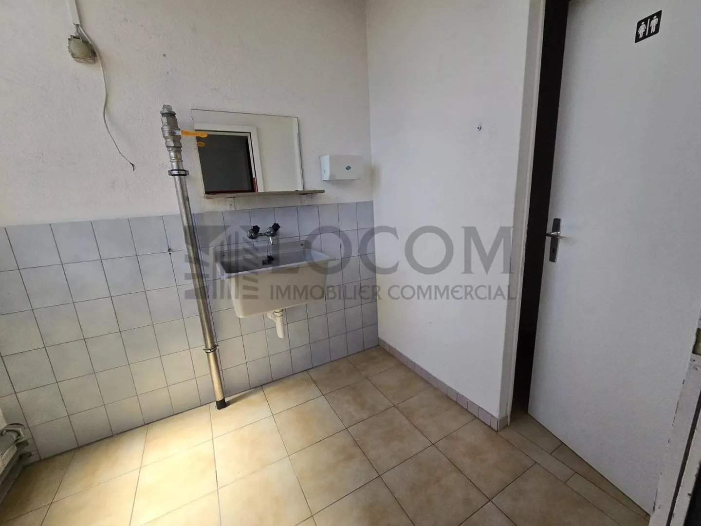 Spacious industrial space for rent in Bussigny - Photo 7 of 12
