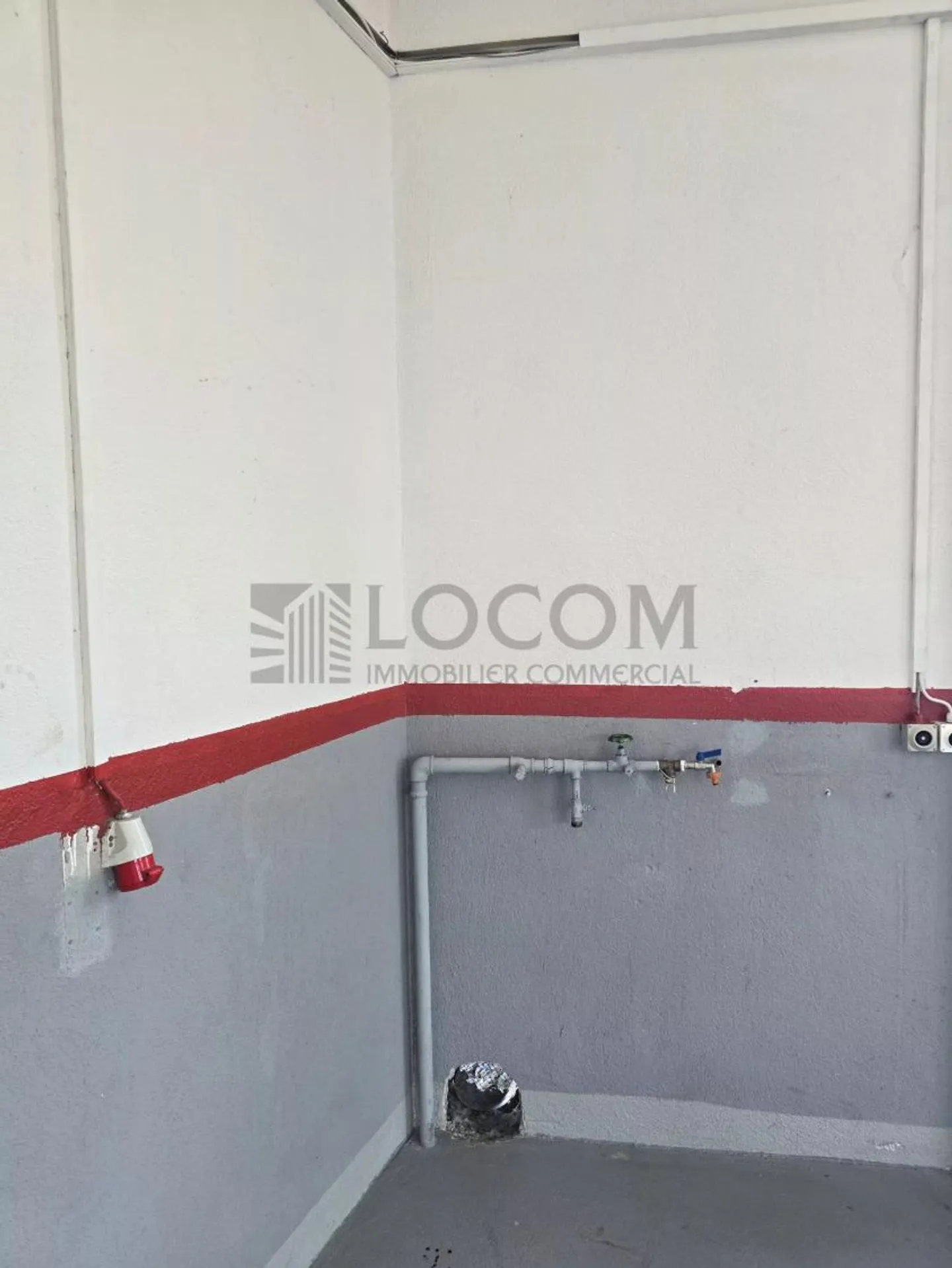 Spacious industrial space for rent in Bussigny - Photo 8 of 12