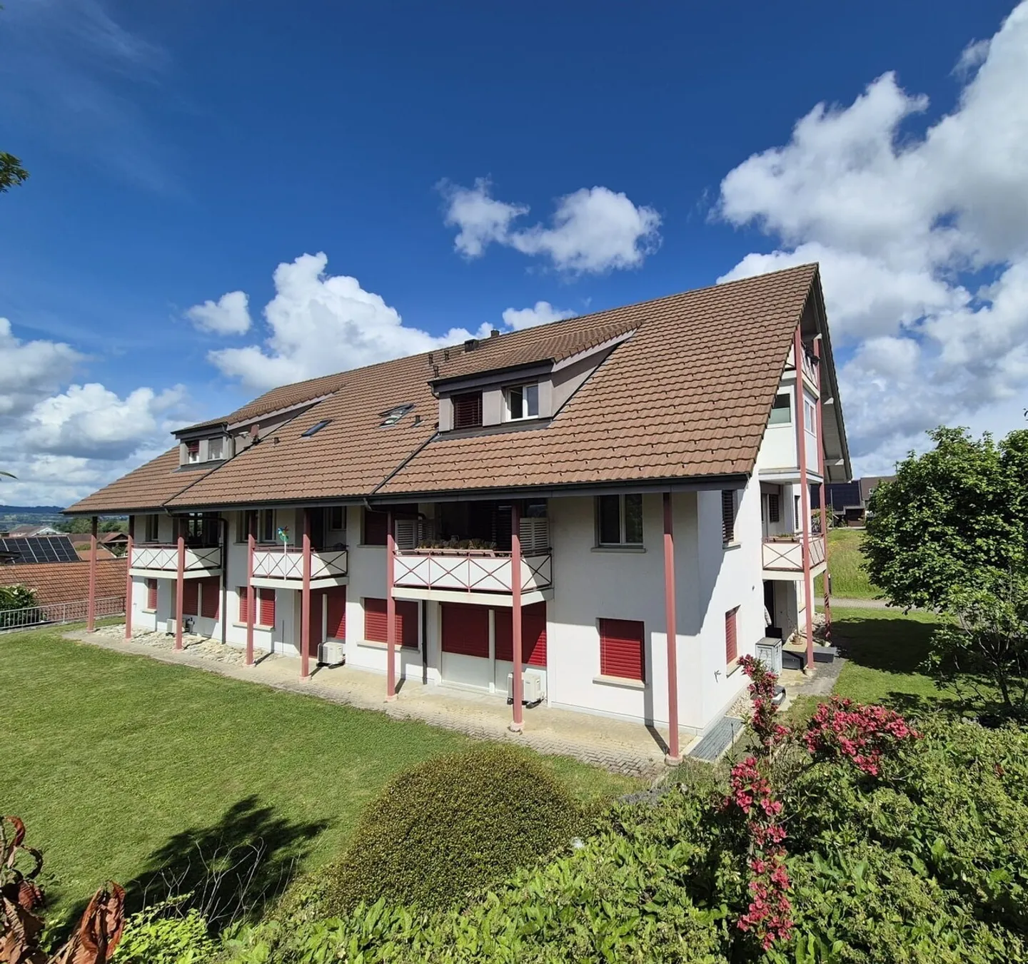 Benvenuti a Sarmenstorf! Ampio appartamento duplex di 6 ½ locali - Foto 1 di 7