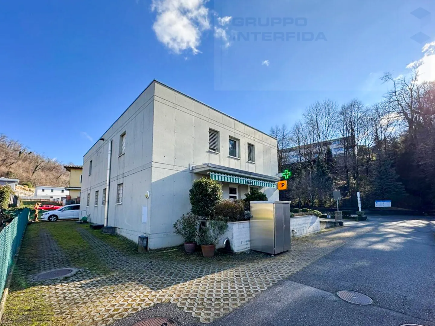 Stabile commerciale ad Arzo - Foto 3 di 7