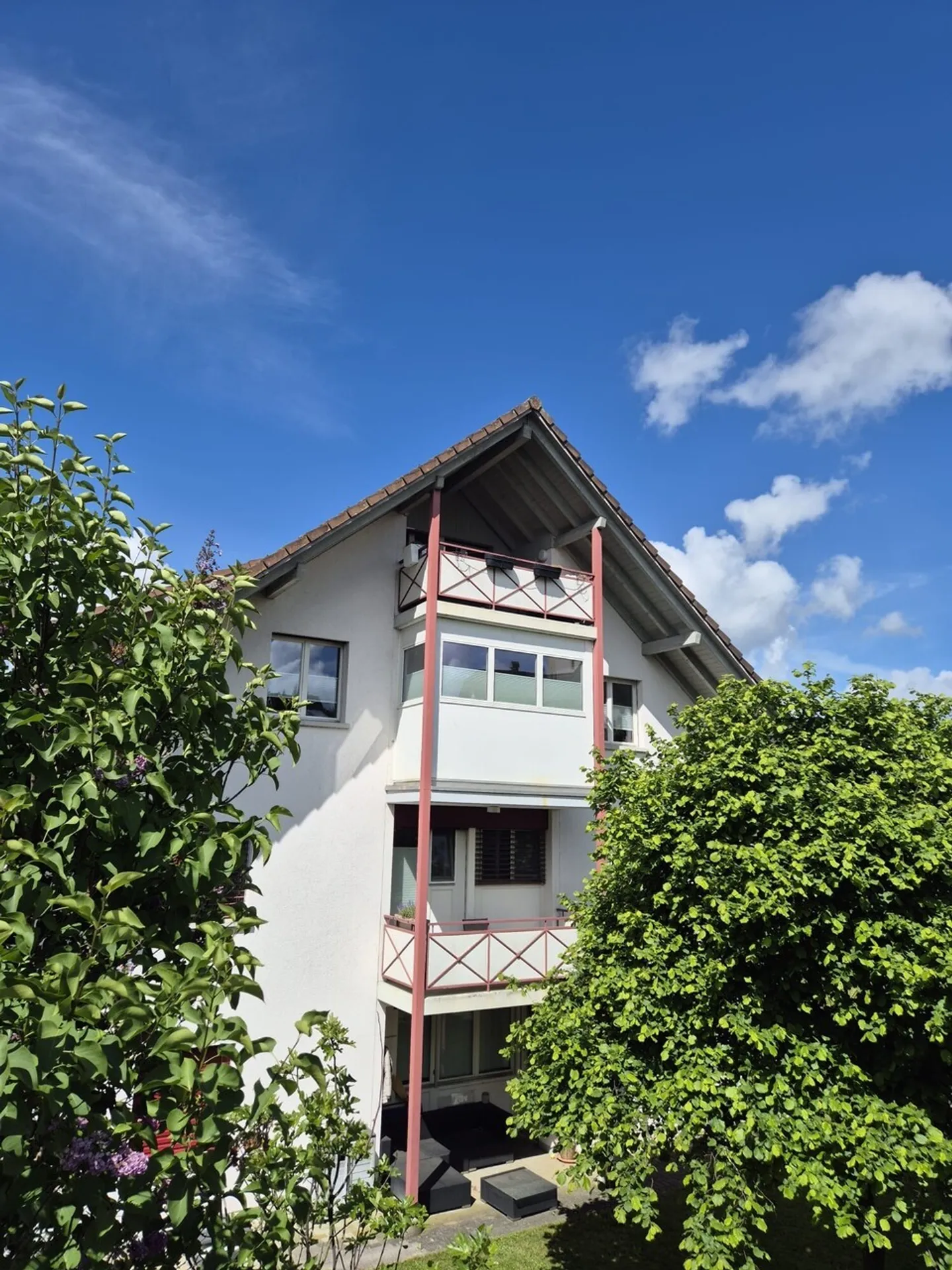 Benvenuti a Sarmenstorf! Ampio appartamento duplex di 6 ½ locali - Foto 2 di 7