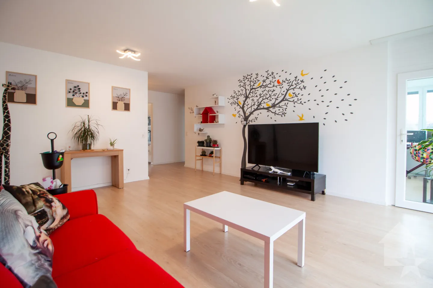 Wunderschöne 3,5-Zimmer-Wohnung mit 107 m2 nur wenige Schritte von Sion entfernt - Foto 4 von 22