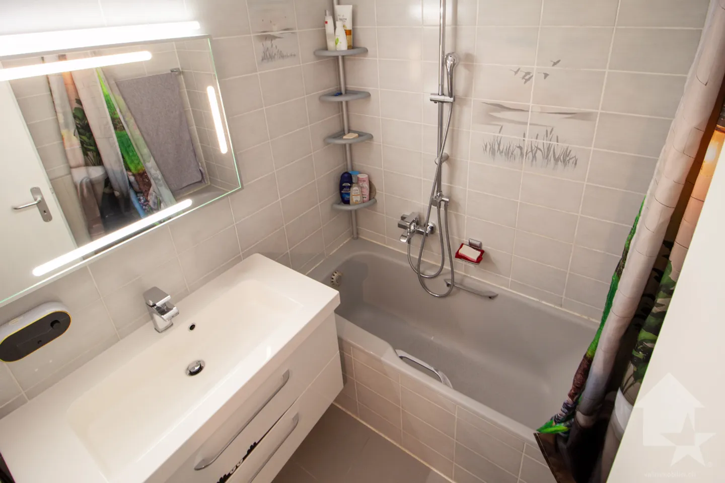 Wunderschöne 3,5-Zimmer-Wohnung mit 107 m2 nur wenige Schritte von Sion entfernt - Foto 8 von 22