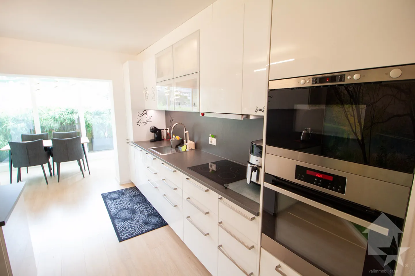 Wunderschöne 3,5-Zimmer-Wohnung mit 107 m2 nur wenige Schritte von Sion entfernt - Foto 13 von 22