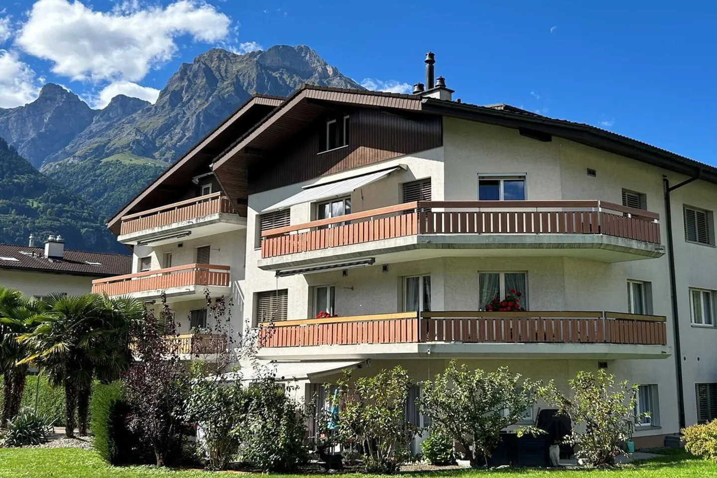 Spacious Apartment with Mountain View - Photo 1 of 13