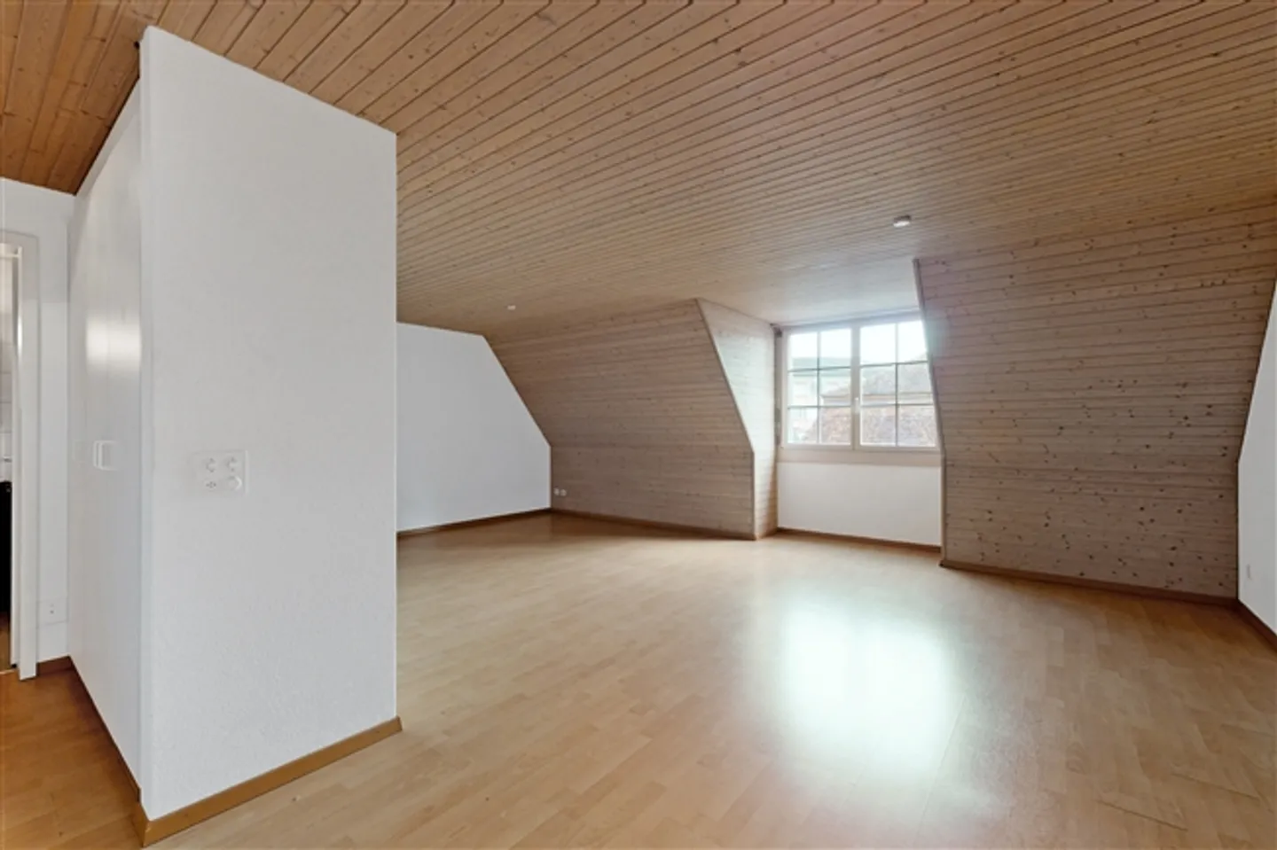 Appartement à louer - Photo 3 sur 8