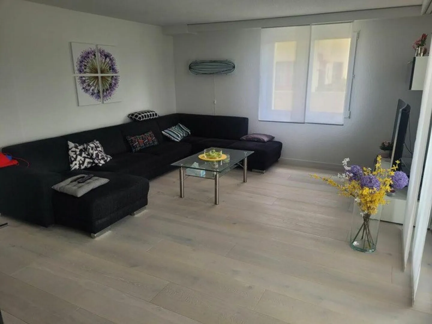 Bright 4.5 Room Apartment with Modern Kitchen - Photo 3 of 9