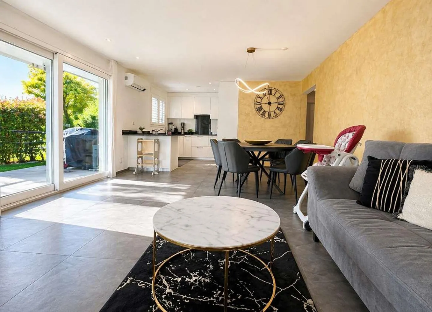 Wohnung mit privatem Garten, Komfort und strategischer Lage - Foto 5 von 13
