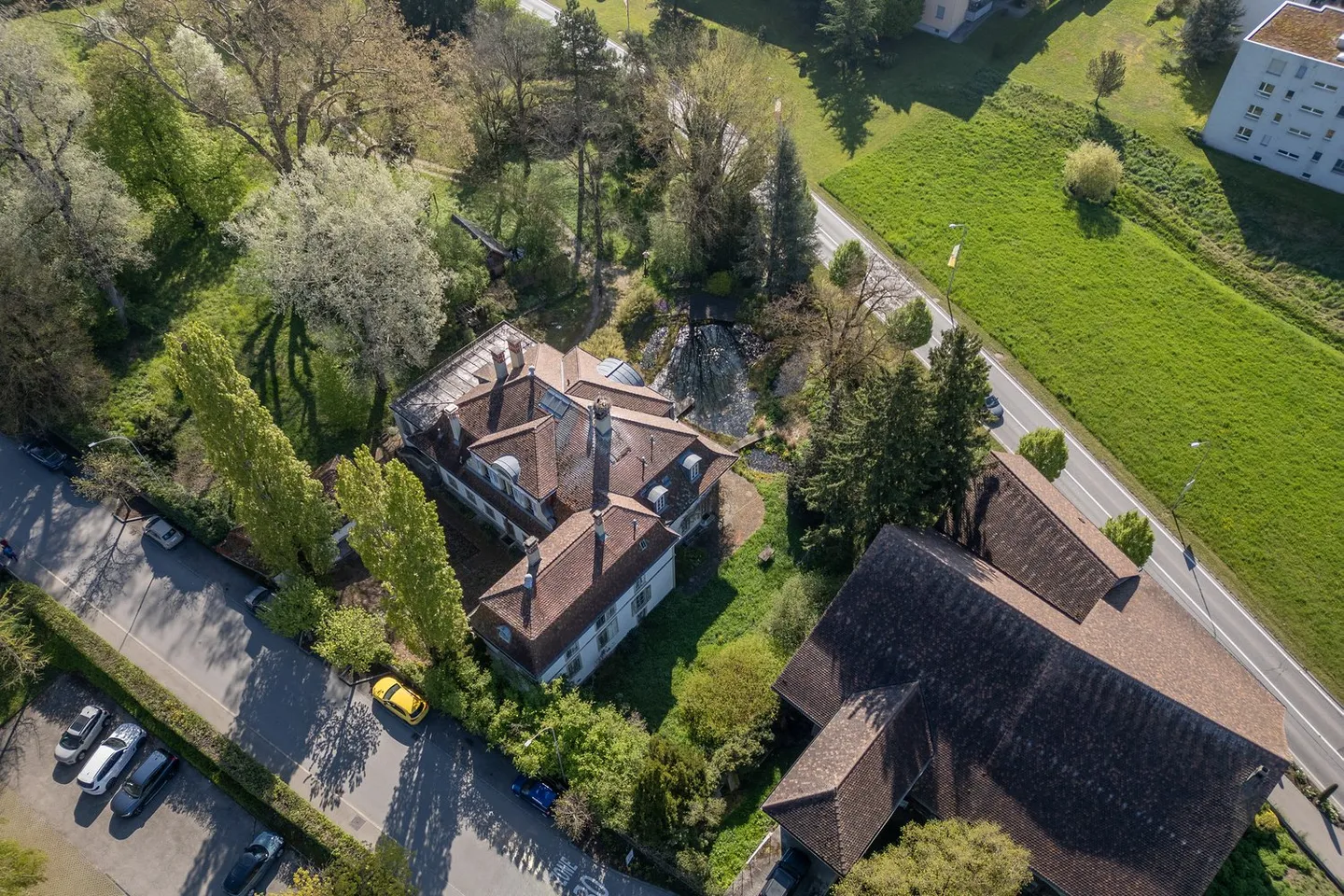 Herrschaftshaus mit weitläufigem Park und Schwimmteich - Photo 1 of 15