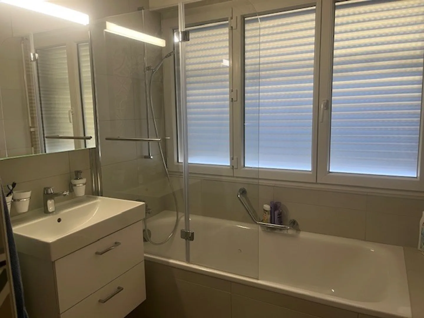 Charming Apartment in Village Center - Photo 6 of 7