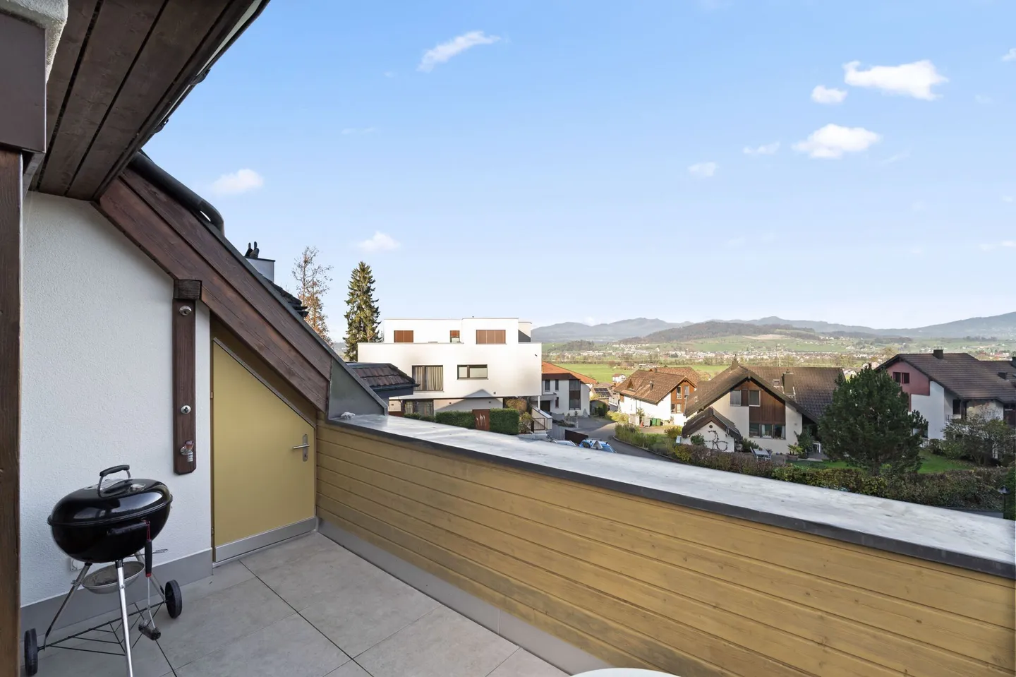 Appartement en duplex lumineux et bien entretenu de 4,5 pièces - Photo 1 sur 11
