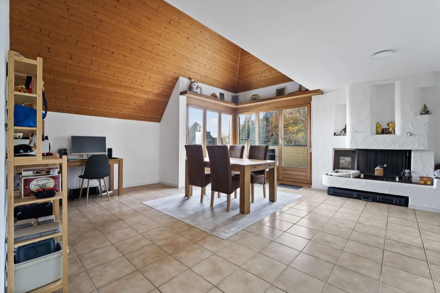 Appartement en duplex lumineux et bien entretenu de 4,5 pièces - Photo 3 sur 11