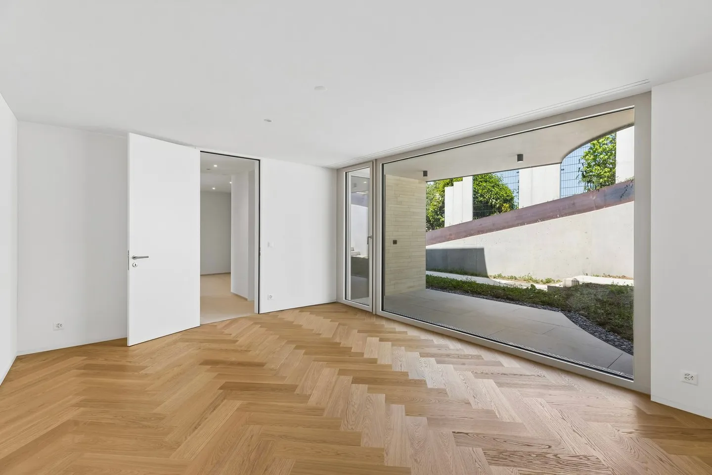 Exclusive new build villa with pool, lake views and premium finishes - Photo 23 of 46