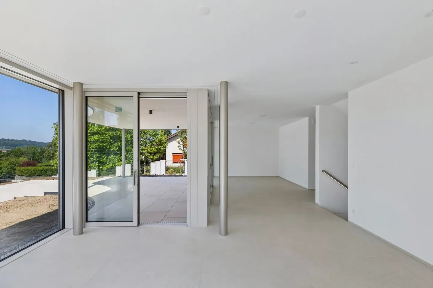 Exclusive new build villa with pool, lake views and premium finishes - Photo 25 of 46