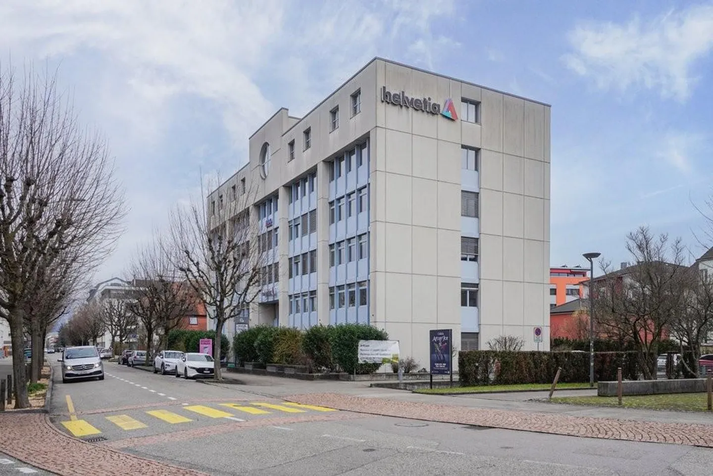 Place de Parking Sécurisée - Photo 2 sur 2