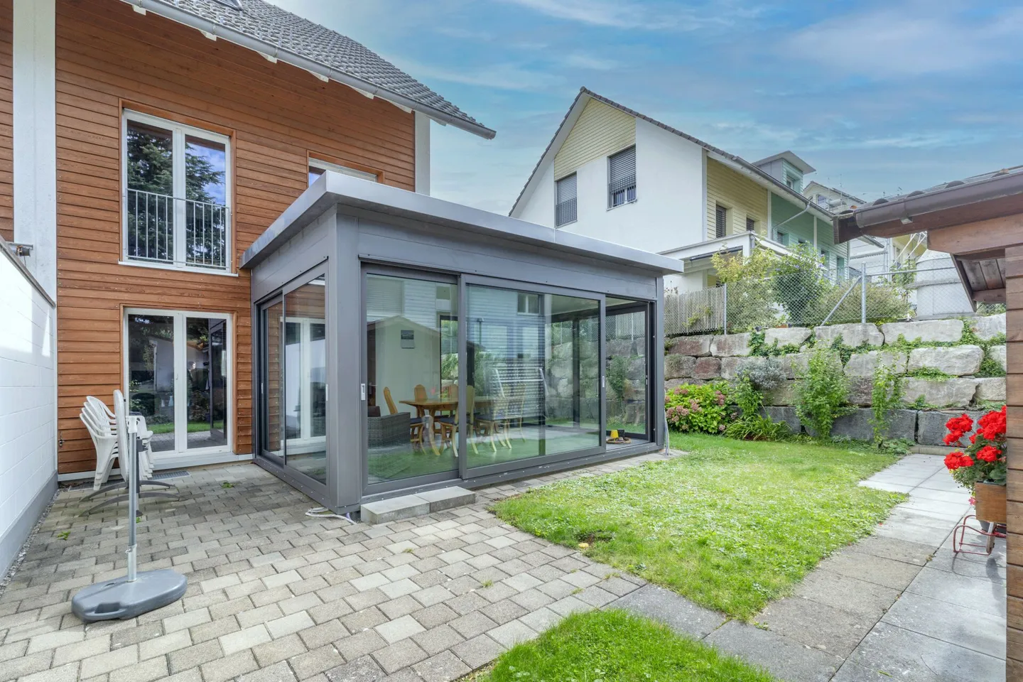 5.5-Zimmer-Doppeleinfamilienhaus in Hettlingen an ruhiger Lage mit Garagenplatz und beheiztem Wintergarten - Foto 15 di 29