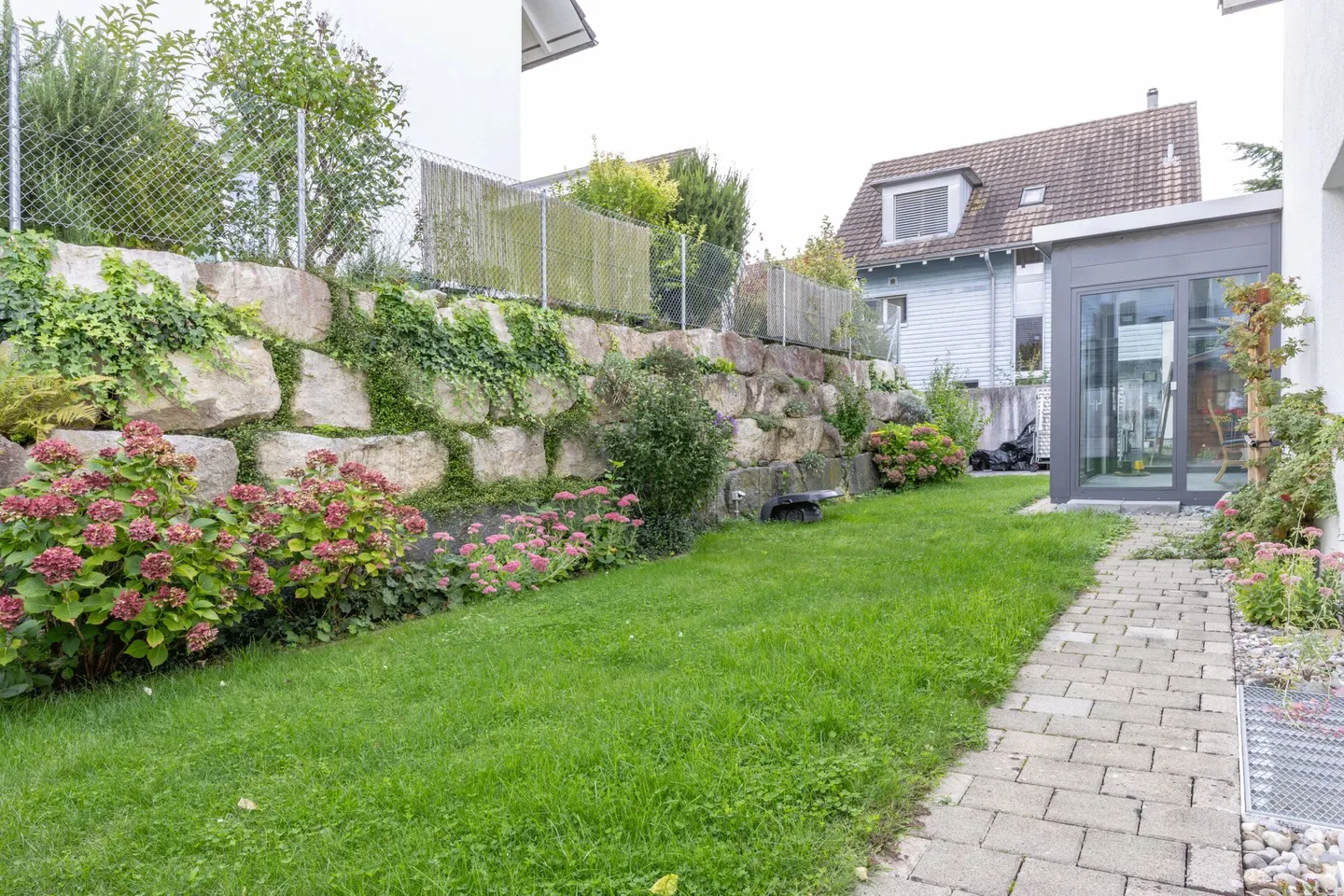 5.5-Zimmer-Doppeleinfamilienhaus in Hettlingen an ruhiger Lage mit Garagenplatz und beheiztem Wintergarten - Foto 16 di 29