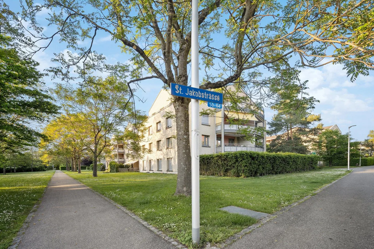 Wohnen in einer attraktiven Überbauung mit Gartensitzplatz - Foto 1 von 9