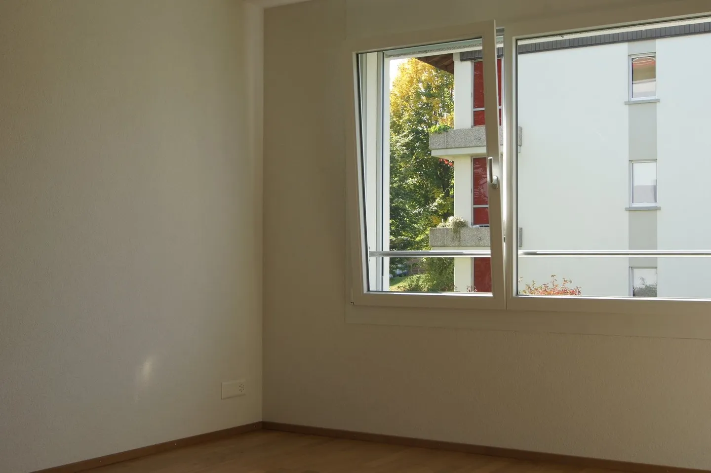Beautiful 3.5 room apartment in Burgbühl! - Photo 2 of 10