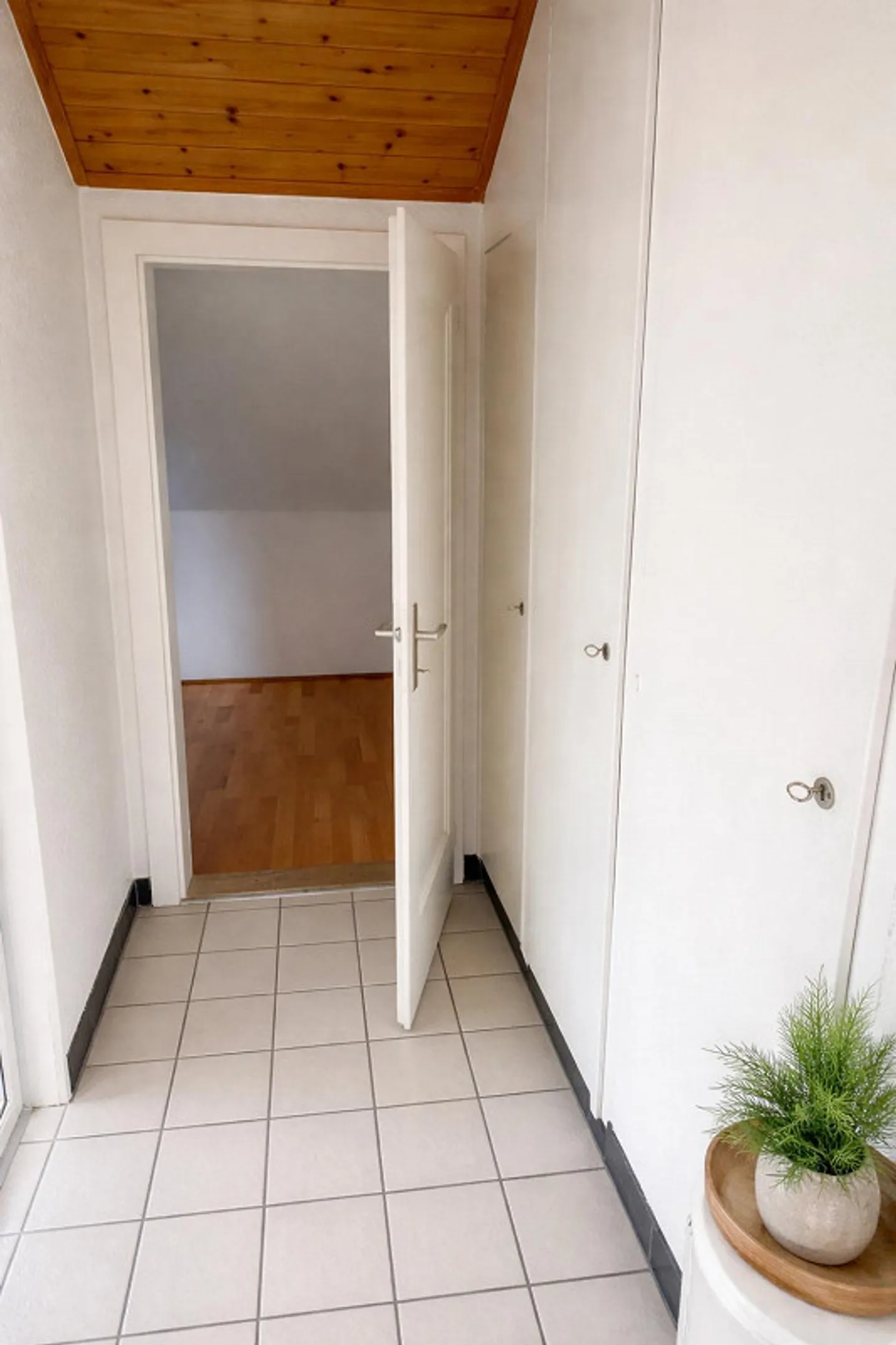 appartamento all'ultimo piano in un quartiere tranquillo - Foto 10 di 15