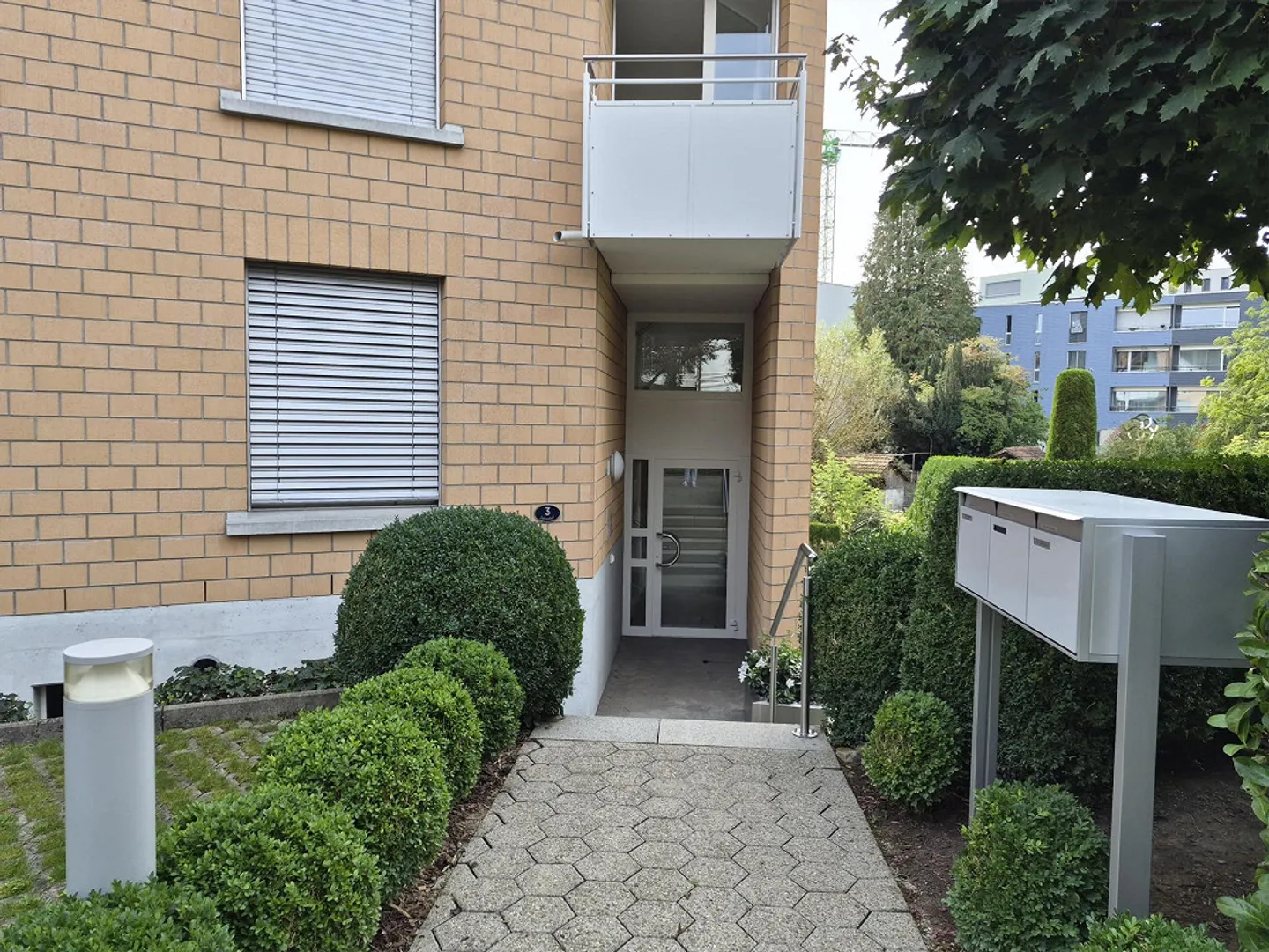 Quiet, sunny 4.5-room apartment in the heart of Cham - Photo 3 of 16