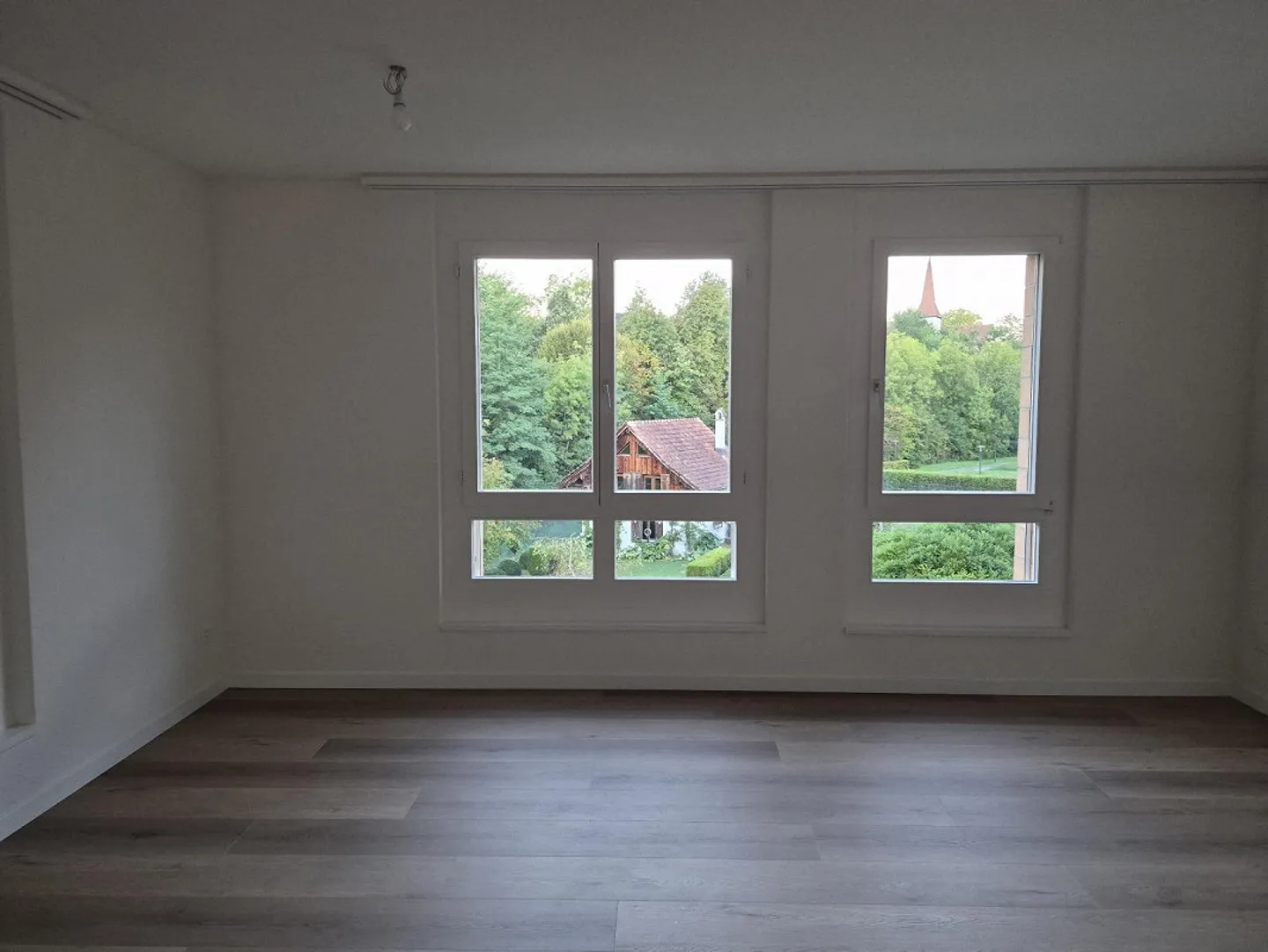 Quiet, sunny 4.5-room apartment in the heart of Cham - Photo 9 of 16