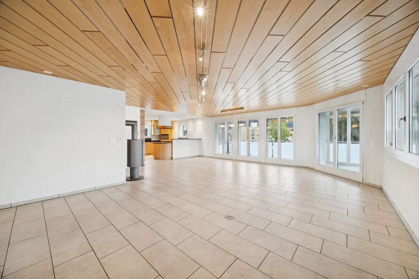 Une maison où chacun trouve son endroit préféré - Photo 3 sur 9