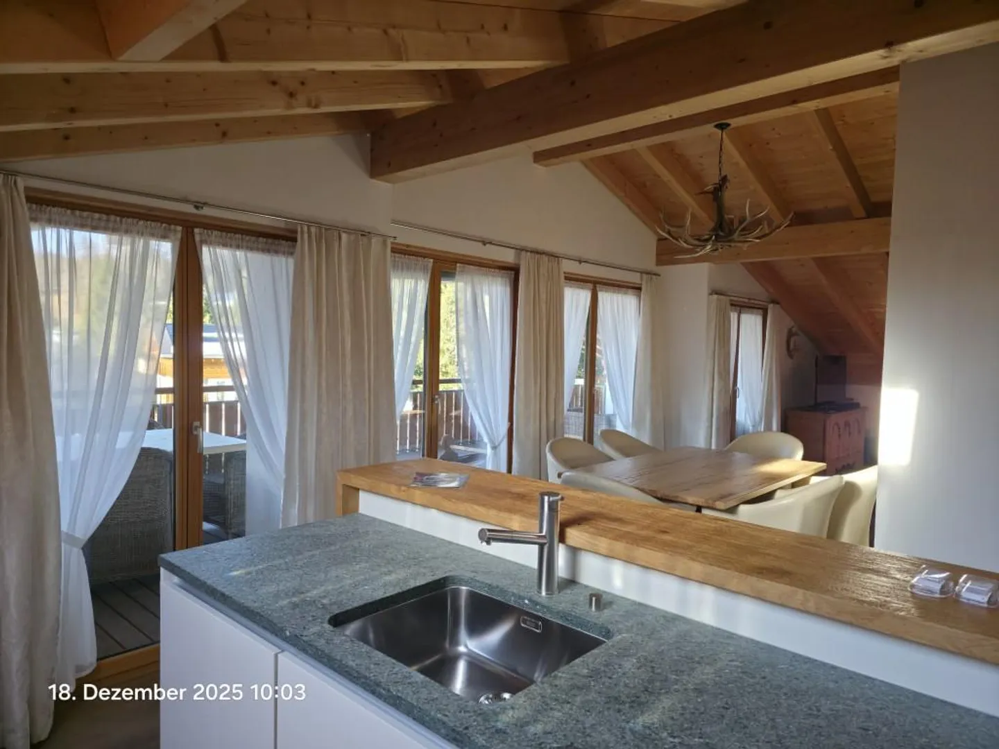 „Bergtraum: Stilvolle Dachwohnung mit Alpenblick“ - Foto 4 von 11