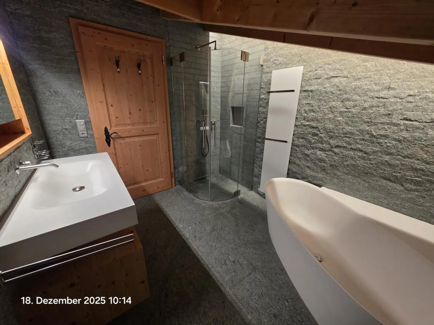 „Bergtraum: Stilvolle Dachwohnung mit Alpenblick“ - Foto 8 von 11