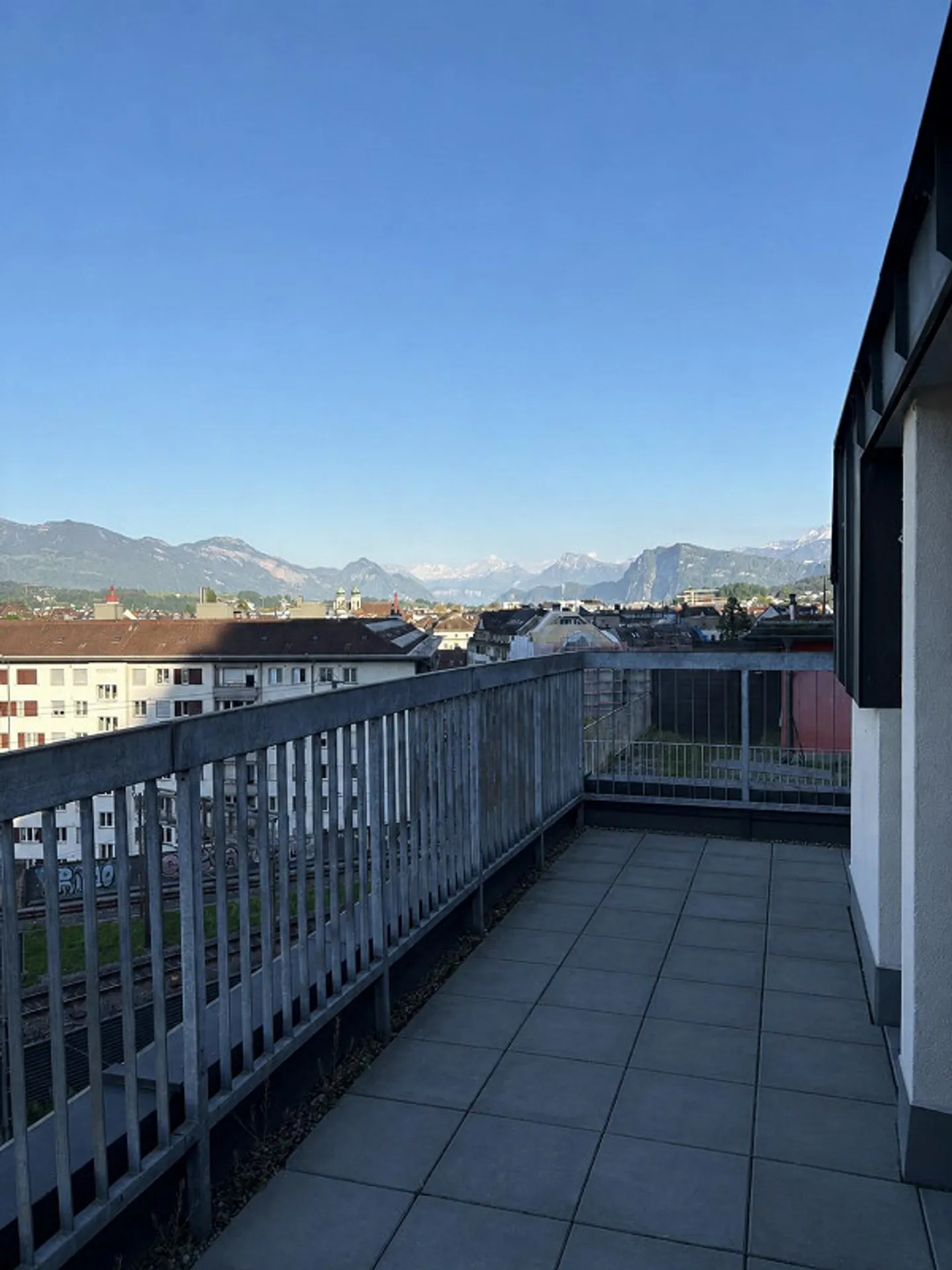 City location! Bright 4.5 apartment with terrace - Photo 1 of 8