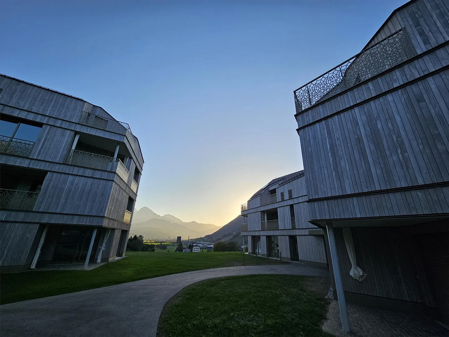 1 Room Studio in Exclusive and Quiet Residential Complex - Photo 1 of 5