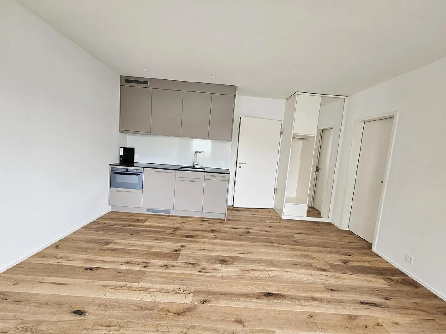 1 Room Studio in Exclusive and Quiet Residential Complex - Photo 2 of 5